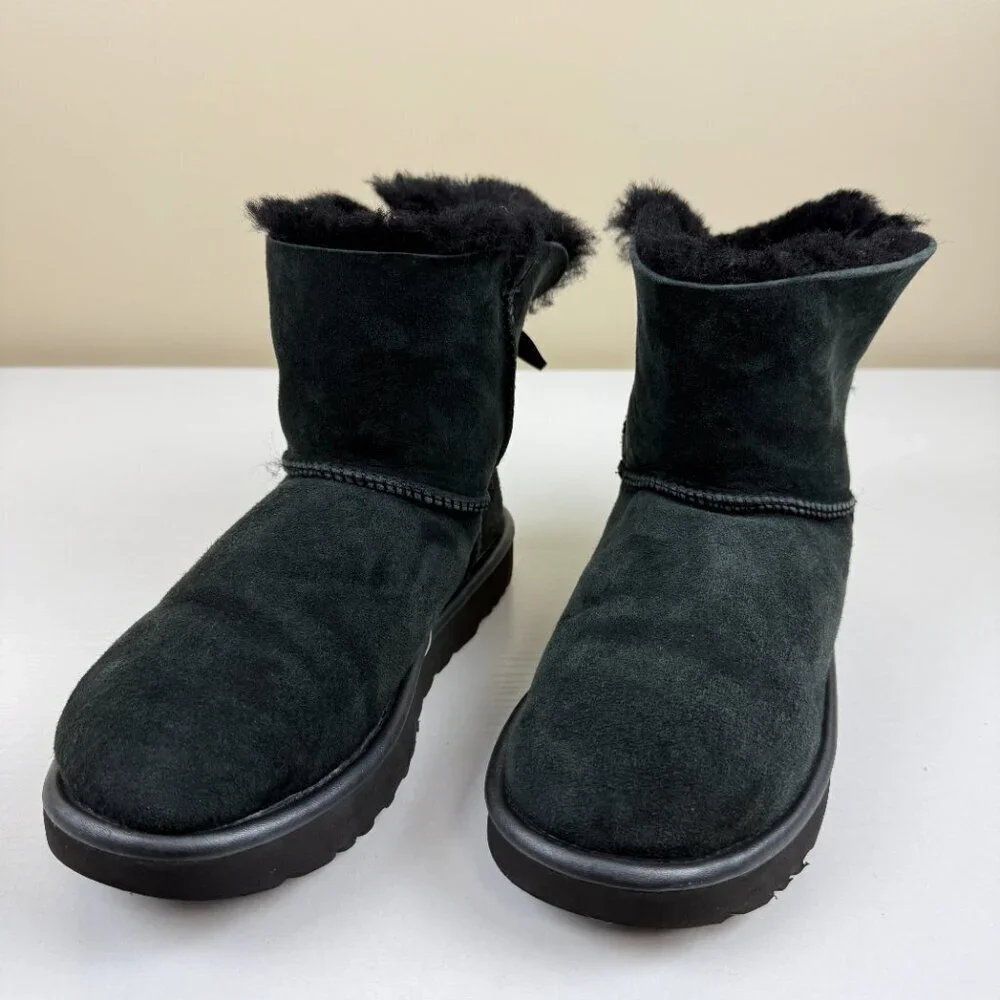 EUC UGG Women's Mini Bailey Bow II Black Boots S/N 1019032